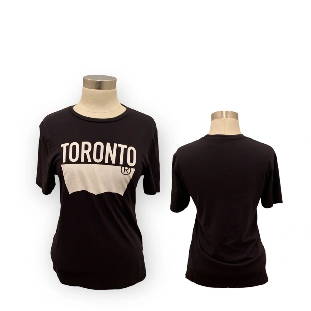Levi’s Toronto tshirt